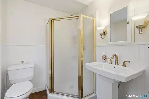 Bath - 731 Latham Ln, Suffield, CT 06078 photo 1 of 3