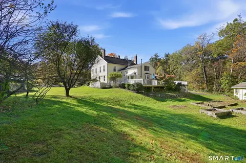Exterior - 731 Latham Ln, Suffield, CT 06078 photo 4 of 8
