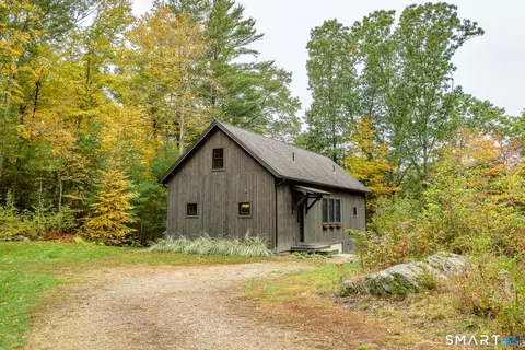 93 Holmes Rd, Pomfret, CT 06259