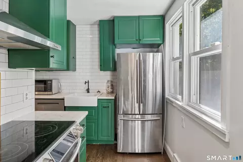 Kitchen - 18 Southgate Rd, Trumbull, CT 06611 photo 4 of 4