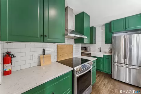 Kitchen - 18 Southgate Rd, Trumbull, CT 06611 photo 3 of 4