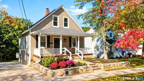 15 Ridgeway St, Stamford, CT 06907