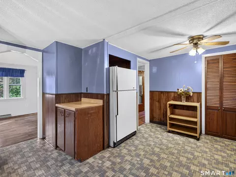 Entry Way - 210 Iron St, Ledyard, CT 06339 photo 4 of 4