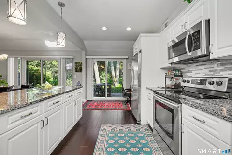 522 Heritage Village Rd #B, Southbury, CT 06488