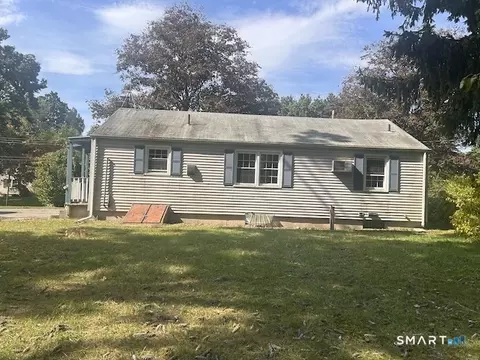 Exterior - 28 Nod Rd, Windsor, CT 06095 photo 3 of 4