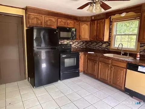 Kitchen - 28 Nod Rd, Windsor, CT 06095 photo 2 of 2