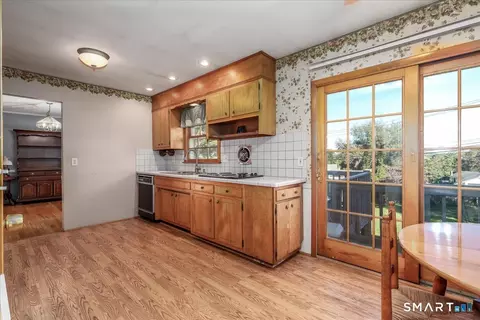 Kitchen - 9 Kendall Ter E, Danbury, CT 06811 photo 2 of 3