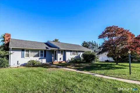 Exterior - 9 Kendall Ter E, Danbury, CT 06811 photo 3 of 4