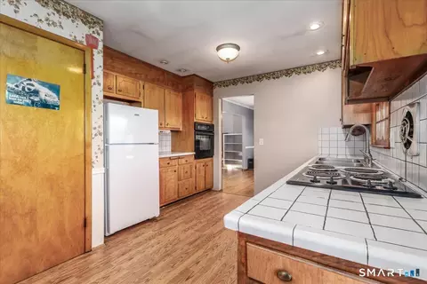 Kitchen - 9 Kendall Ter E, Danbury, CT 06811 photo 3 of 3