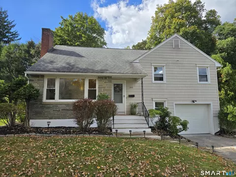 200 Forest Ridge Rd, Waterbury, CT 06708