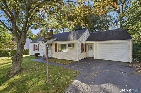 234 Woodycrest Dr, East Hartford, CT 06118