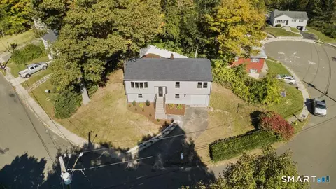 5 Circle Dr # -A, East Haven, CT 06512