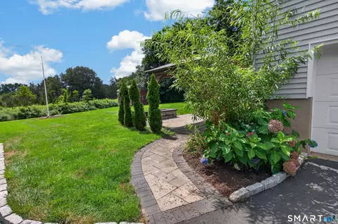 Exterior - 523 Highfield Dr, Orange, CT 06477 photo 5 of 7