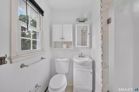 Bath - 523 Highfield Dr, Orange, CT 06477 photo 2 of 3