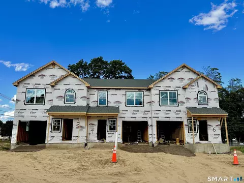Exterior - 6 Heritage Ln, Windsor Locks, CT 06096 photo 2 of 4