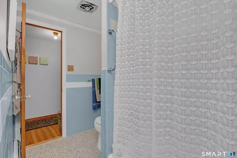 Bath - 147 Magee Dr, Hamden, CT 06514 photo 2 of 2