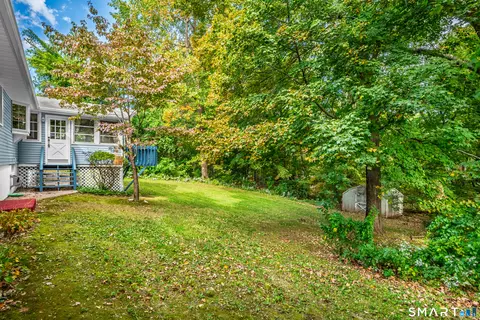 Exterior - 147 Magee Dr, Hamden, CT 06514 photo 8 of 9