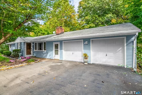 Exterior - 147 Magee Dr, Hamden, CT 06514 photo 9 of 9