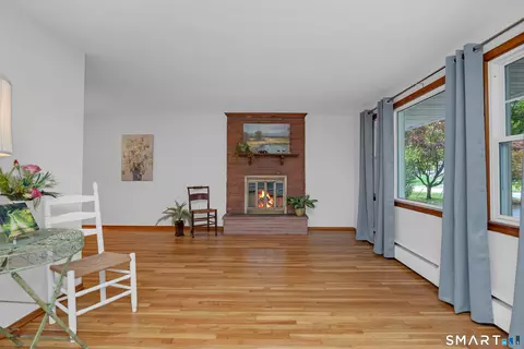 Living - 147 Magee Dr, Hamden, CT 06514 photo 2 of 7