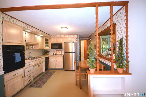 Kitchen - 147 Magee Dr, Hamden, CT 06514 photo 1 of 4