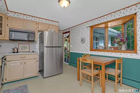 Kitchen - 147 Magee Dr, Hamden, CT 06514 photo 1 of 3