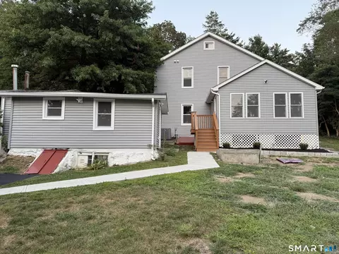 465 James Farm Rd, Stratford, CT 06614