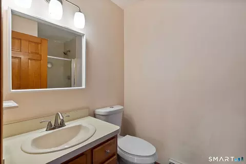 Bath - 24 Cortland St, Windsor Locks, CT 06096 photo 1 of 3