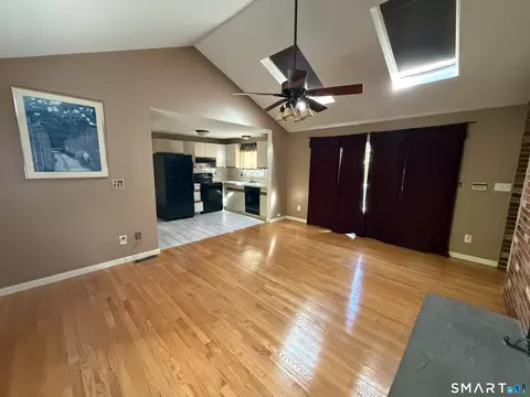 Living - 495 Main St, Hamden, CT 06514 photo 4 of 5