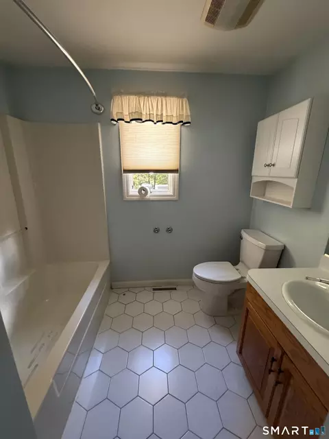 Bath - 495 Main St, Hamden, CT 06514 photo 1 of 1