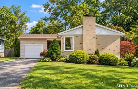 16 Bird Rd, Naugatuck, CT 06770
