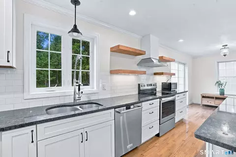Kitchen - 20 Park Dr, Chaplin, CT 06235 photo 7 of 9