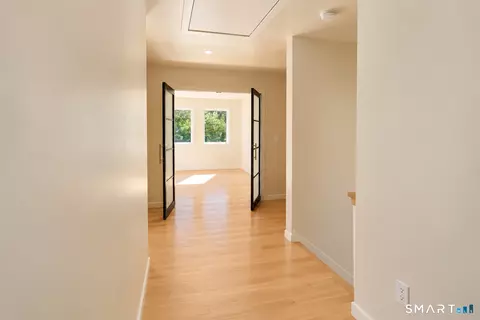 Entry Way - 55 Mount Tom Passway Passway, Morris, CT 06763 photo 2 of 2