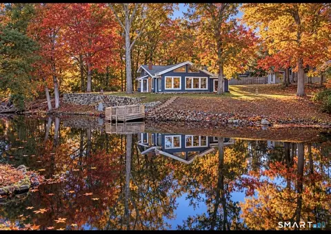 38 Pattagansett Dr, East Lyme, CT 06333