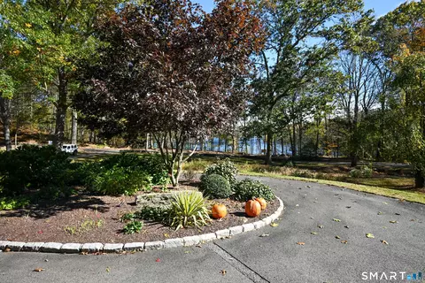 Exterior - 117 Alberts Hill Rd, Sandy Hook, CT 06482 photo 5 of 5
