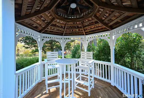 Exterior - 117 Alberts Hill Rd, Sandy Hook, CT 06482 photo 3 of 5