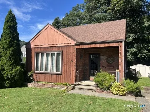 208 Birmingham St, Bridgeport, CT 06606