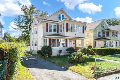 33-35 Sharon St, Hartford, CT 06112