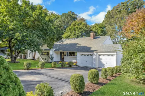 137 Wood Ridge Dr, Stamford, CT 06905