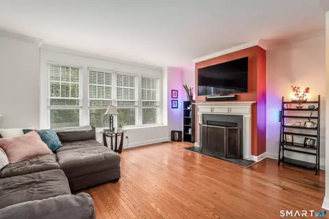 7 Lawrence Ave #7, Danbury, CT 06810