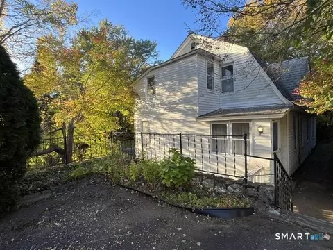 100 Turner Ave, Oakville, CT 06779