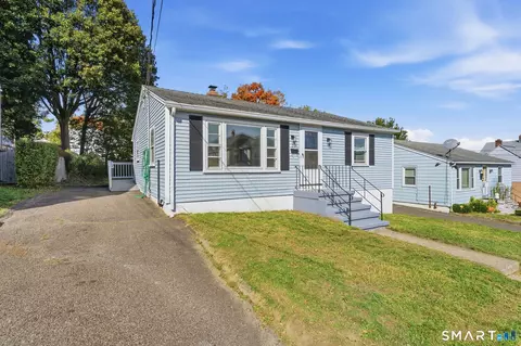 23 Hillview Ave, Waterbury, CT 06704