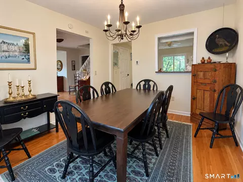 Dining - 8 Driftway Rd #E1, Danbury, CT 06811 photo 2 of 3