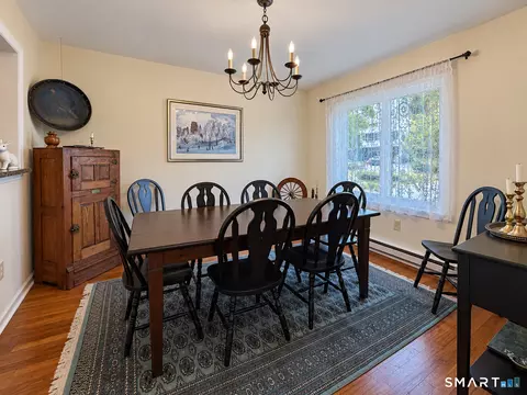 Dining - 8 Driftway Rd #E1, Danbury, CT 06811 photo 3 of 3