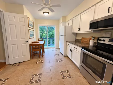 Kitchen - 8 Driftway Rd #E1, Danbury, CT 06811 photo 1 of 4