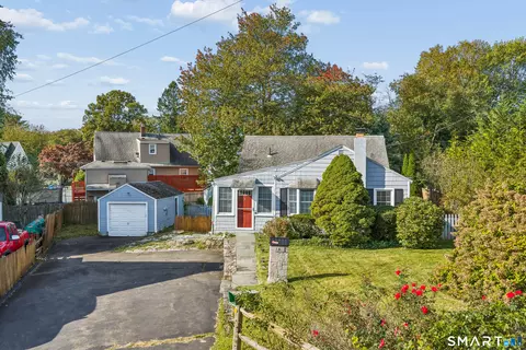 16 Winfield Ct, Norwalk, CT 06855
