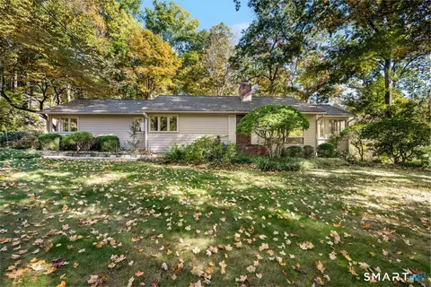Exterior - 84 Turtleback Rd, Wilton, CT 06897 photo 3 of 10