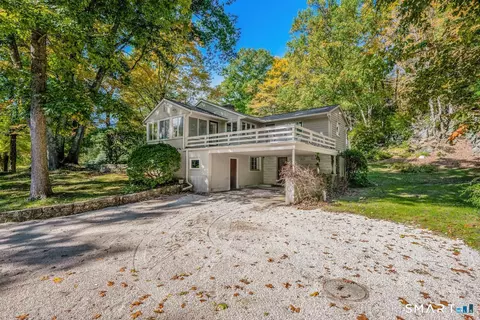 Exterior - 84 Turtleback Rd, Wilton, CT 06897 photo 4 of 10