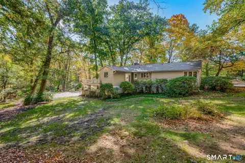 Exterior - 84 Turtleback Rd, Wilton, CT 06897 photo 9 of 10