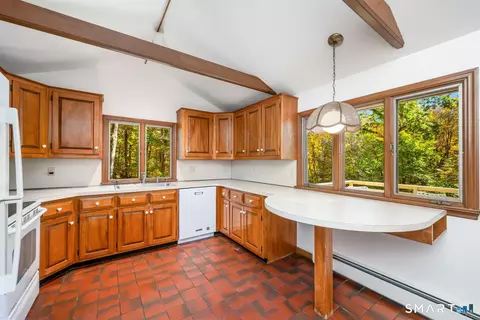 Kitchen - 84 Turtleback Rd, Wilton, CT 06897 photo 2 of 3