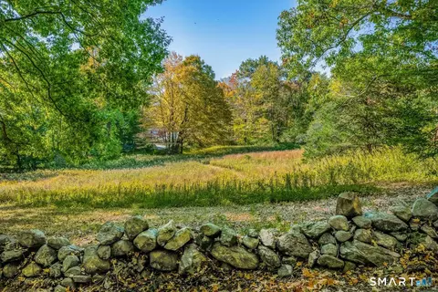 Exterior - 84 Turtleback Rd, Wilton, CT 06897 photo 6 of 10